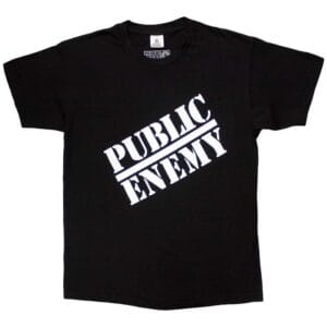 Svart Public Enemy t-shirt med den ikoniska prickskytteloggon tryckt på bröstet.