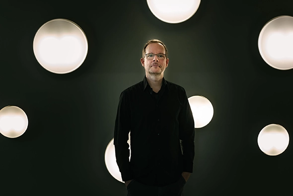 Porträtt på graffitikonstnären Mirko Reisser DAIM artist portrait
