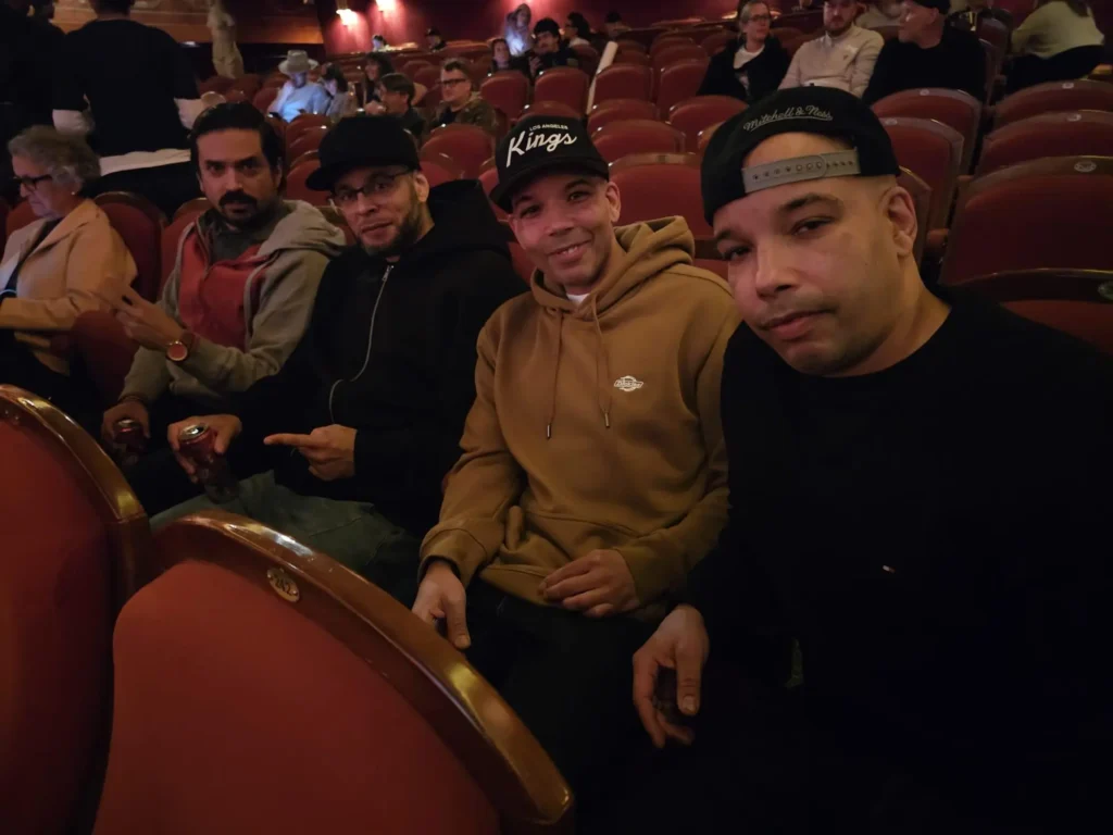 Tito, CG, Thabo och Ramo i salongen på Biografen Skandia under premiären av Första blatten på månen.