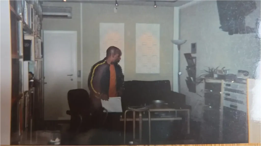 Thabo från AFC i studion under inspelningen av Repa skivan i Sidelake Studios – Boom Bap Spot