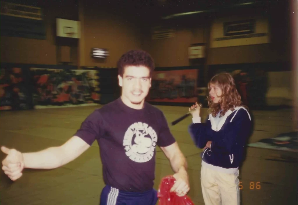 Vintage foto från 1986 med Icey Ice i New York City Breakers-t-shirt från Hip Hop jamet 2 Def Days of Hip Hop i maj 1986.